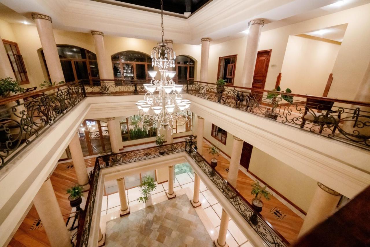 Grand Victoria Boutique Hotel โลจา ภายนอก รูปภาพ