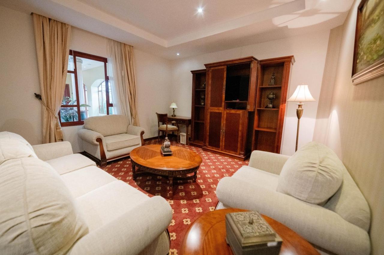 Grand Victoria Boutique Hotel โลจา ภายนอก รูปภาพ