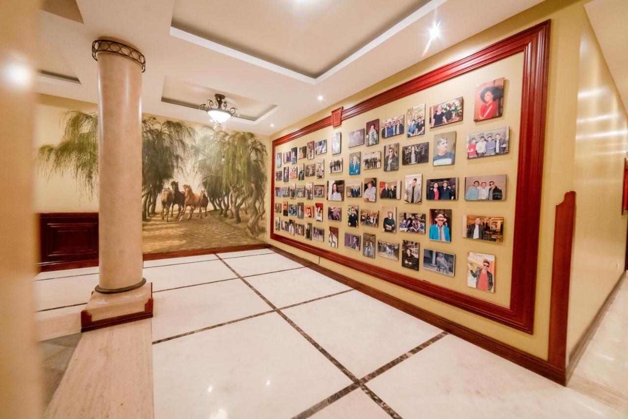 Grand Victoria Boutique Hotel โลจา ภายนอก รูปภาพ