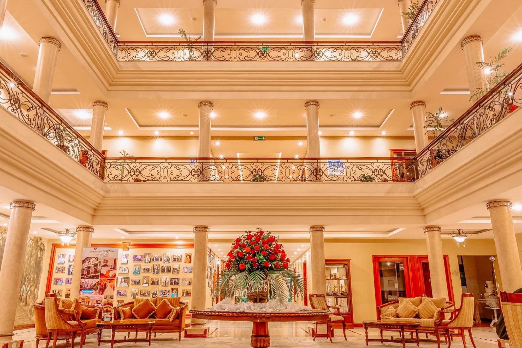 Grand Victoria Boutique Hotel โลจา ภายนอก รูปภาพ