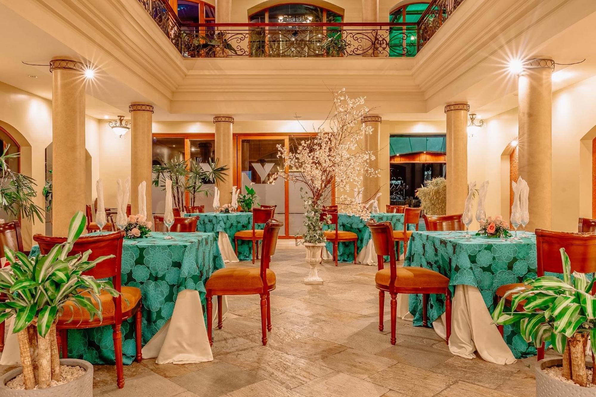 Grand Victoria Boutique Hotel โลจา ภายนอก รูปภาพ