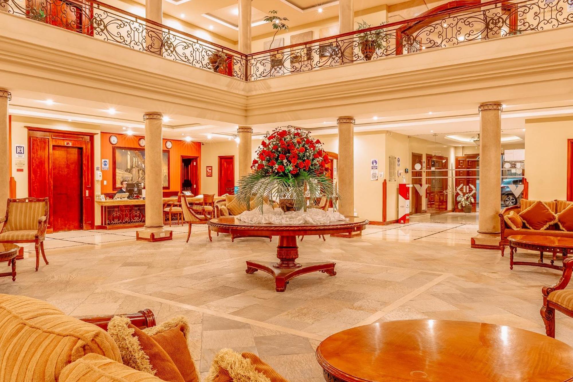 Grand Victoria Boutique Hotel โลจา ภายนอก รูปภาพ