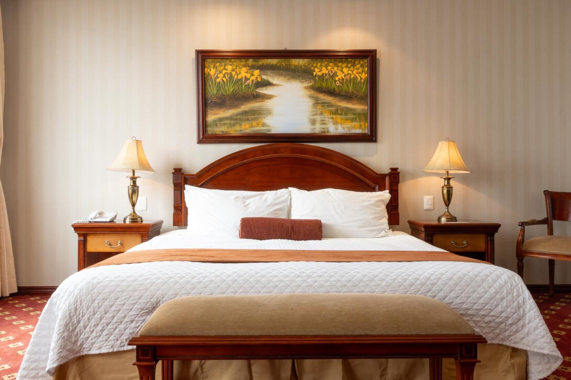 Grand Victoria Boutique Hotel โลจา ภายนอก รูปภาพ